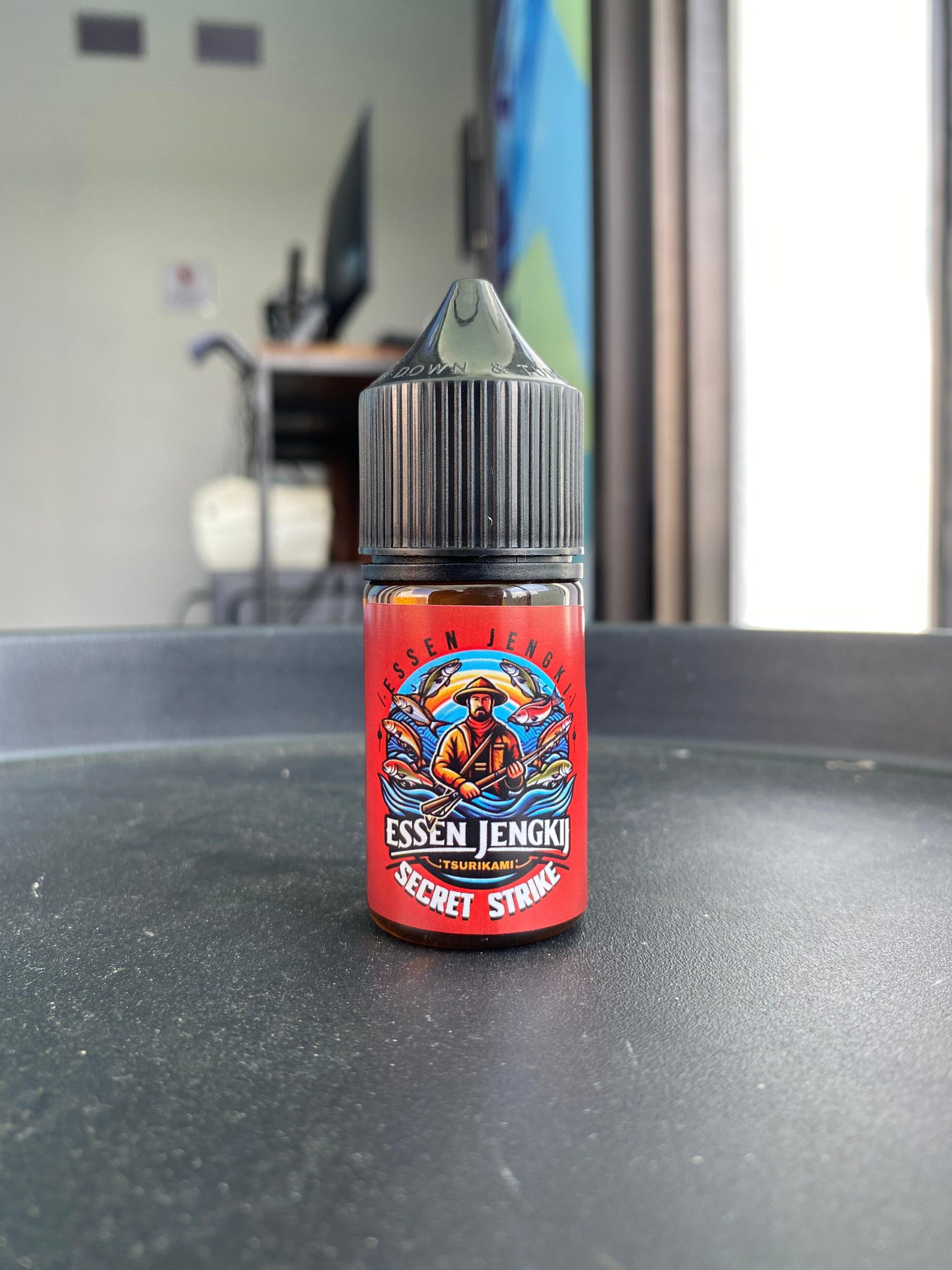 Essen Jengki Secret Strike Tsurikami 30ml Aroma Amis untuk Media Lumut Cacing - Gambar 4